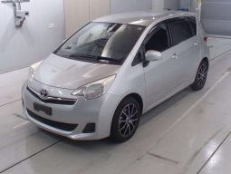 TOYOTA RACTIS full