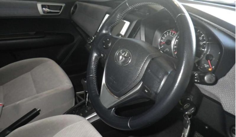 TOYOTA COROLLA AXIO full