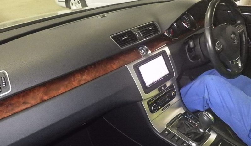 VOLKSWAGEN PASSAT TSi full