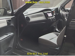 TOYOTA COROLLA AXIO full
