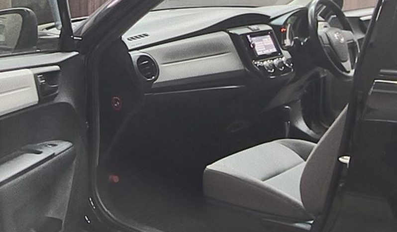 TOYOTA COROLLA AXIO full