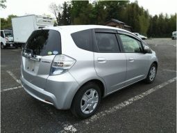 HONDA FIT HYBRID full