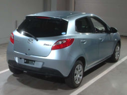 Mazda Demio full