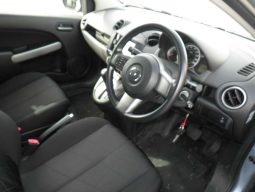 Mazda Demio full