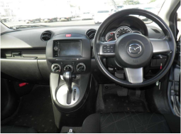 Mazda Demio full