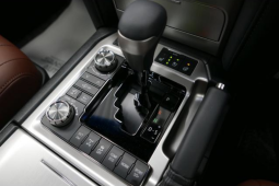 Toyota Landcruiser ZX full