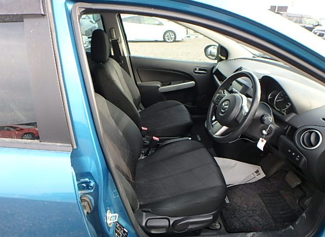 Mazda Demio Skyactive full