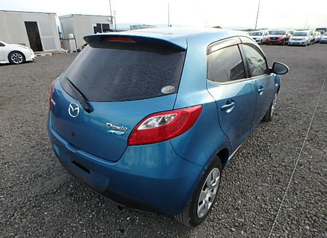 Mazda Demio Skyactive full