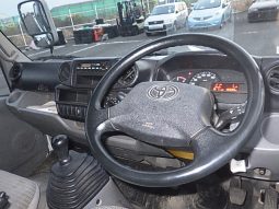 Toyota Dyna Truck full