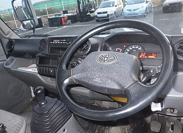 Toyota Dyna Truck full