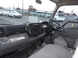 Toyota Dyna Truck full