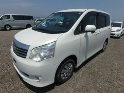 Toyota Noah full