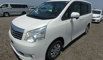 Toyota Noah full