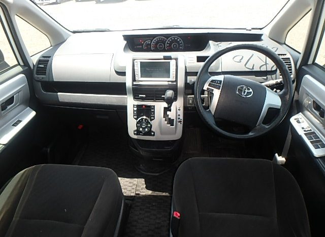Toyota Noah full