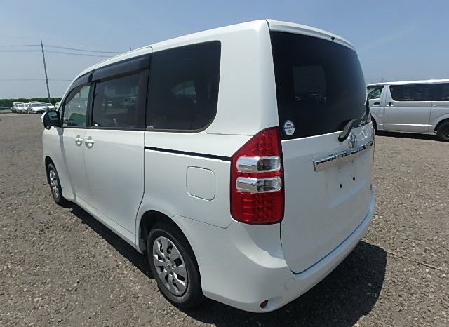 Toyota Noah full