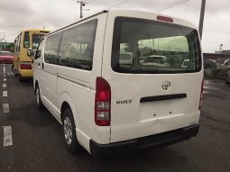 Toyota Hiace full