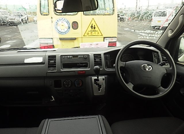 Toyota Hiace full