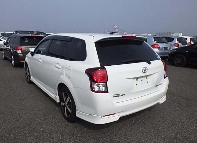 Toyota Fielder Aero full