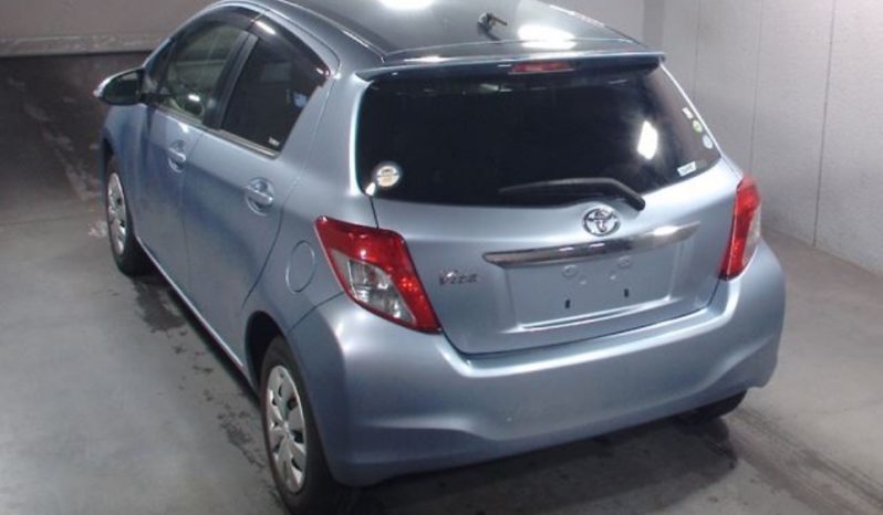 Toyota Vitz full