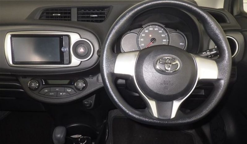Toyota Vitz full