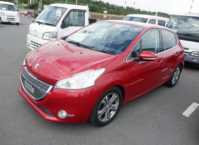 Peugeot 208 full