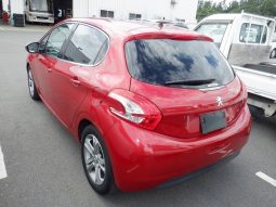 Peugeot 208 full