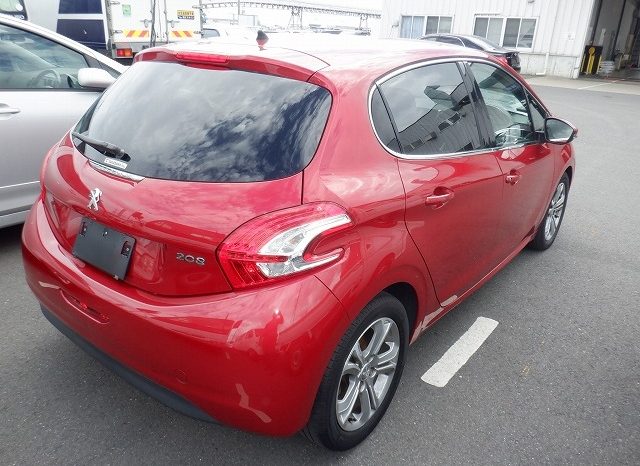 Peugeot 208 full