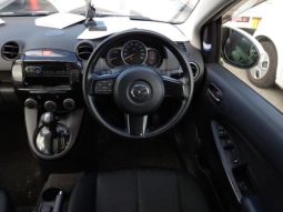 Mazda Demio Skyactive full