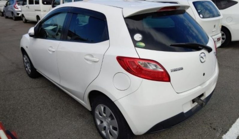 Mazda Demio Skyactive full