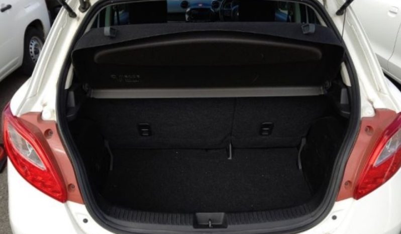 Mazda Demio Skyactive full