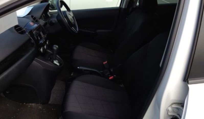 Mazda Demio Skyactive full