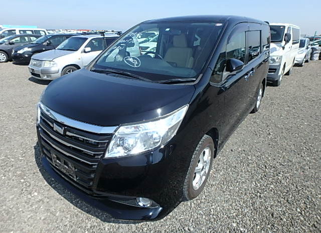 Toyota Noah full