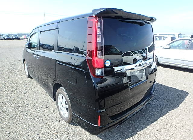 Toyota Noah full