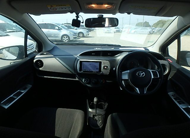 Toyota Vitz full