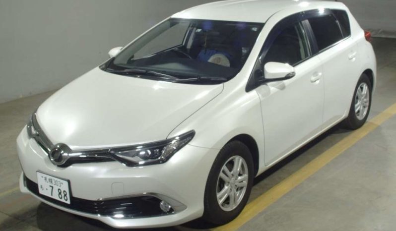 Toyota Auris full