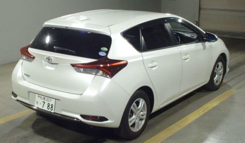 Toyota Auris full