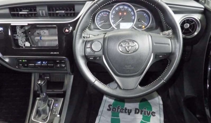 Toyota Auris full