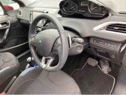 Peugeot 208 full