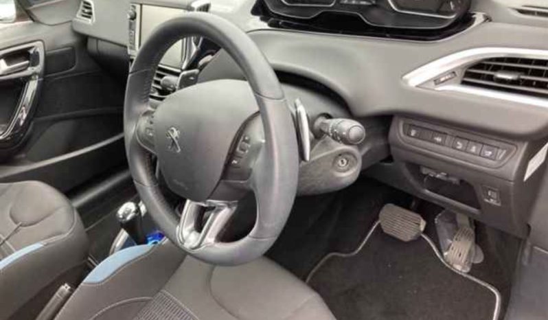 Peugeot 208 full