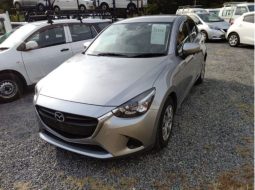 Mazda Demio full