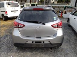 Mazda Demio full