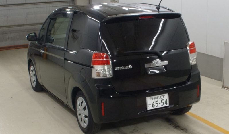 Toyota Spade full
