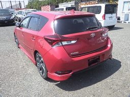 Toyota Auris full