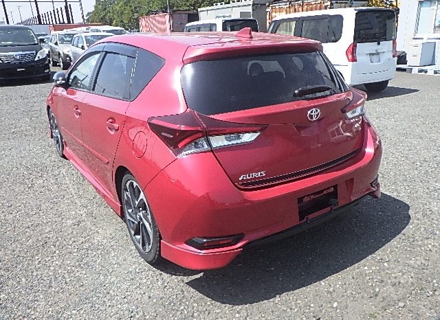 Toyota Auris full