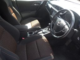Toyota Auris full