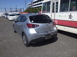 Mazda Demio full