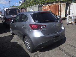 Mazda Demio full