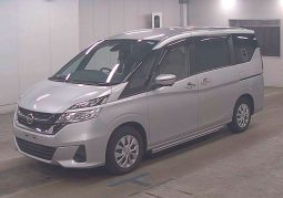 Nissan Serena full