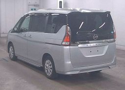 Nissan Serena full