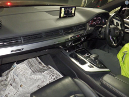 Audi Q7 S Line Package full